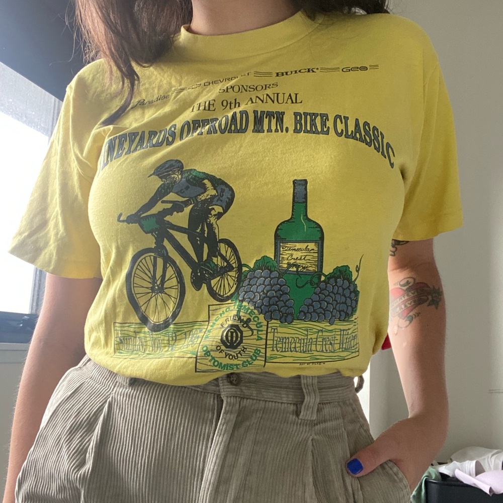 Vintage yellow graphic tee